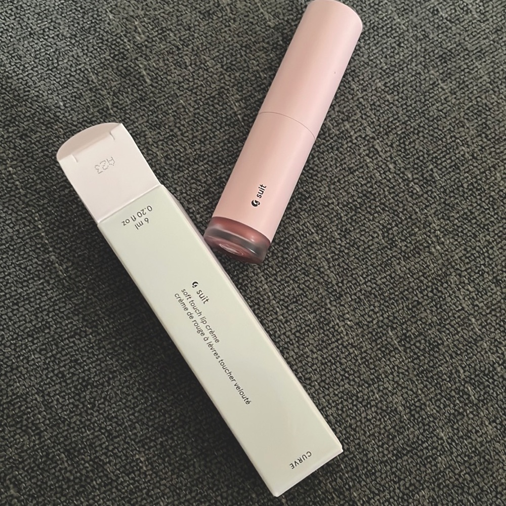 Glossier G suite lip crème in curve